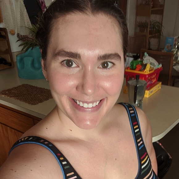 Meet your Posher, Melissa - Picture 1 of 1